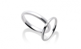 ファーストインテンションを新潟で探すならブローチ