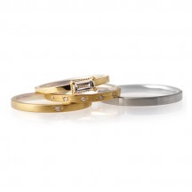 アンティーク可愛い結婚指輪と重ねづけもピッタリかわいい婚約指輪はLUCIEのPalais