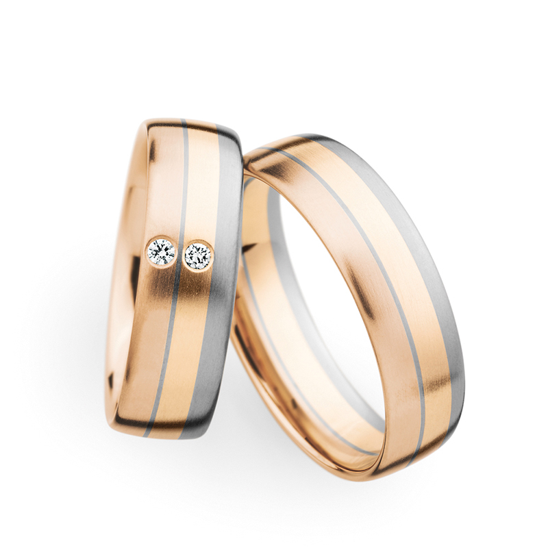 三色のデザインがオシャレな鍛造の結婚指輪といえばクリスチャンバウアー