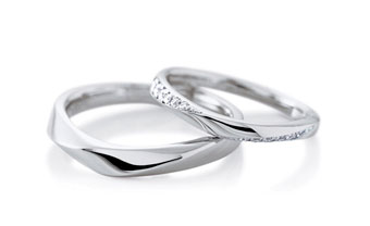 カフェリングの結婚指輪ノエルはブローチ新潟で人気の結婚指輪