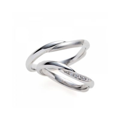 新潟結婚指輪プラチナBRIDGEダイヤモンド可愛いウェーブ全周大人シンプル