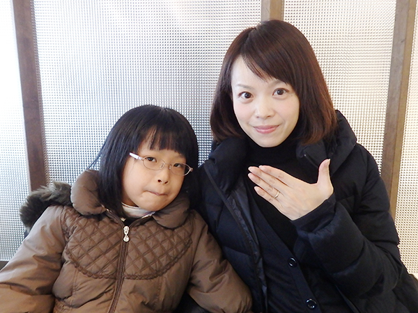 細めのシンプルなものから選ぶのがいいです