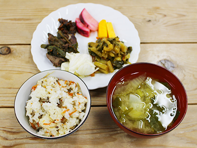 新潟　結婚指輪　婚約指輪　ブローチ飯