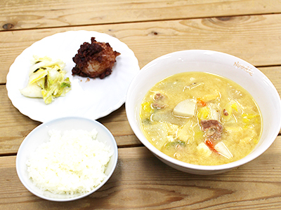 新潟　結婚指輪　婚約指輪　ブローチ