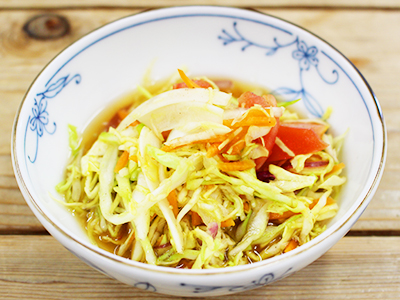 玉ねぎとキャベツのサラダ