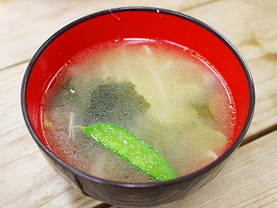 さやいんげんの味噌汁