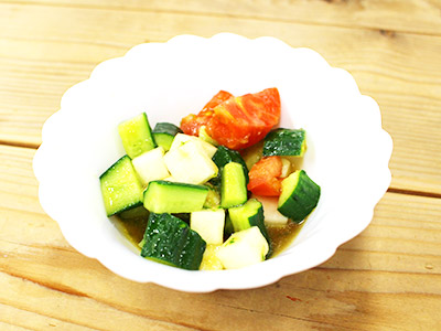 トマトときゅうりのサラダ