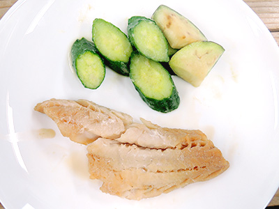 魚の煮付け、きゅうりと茄子の辛子漬け