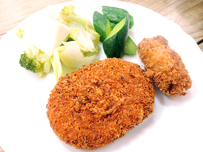コロッケとカキフライ・野菜の酢漬け