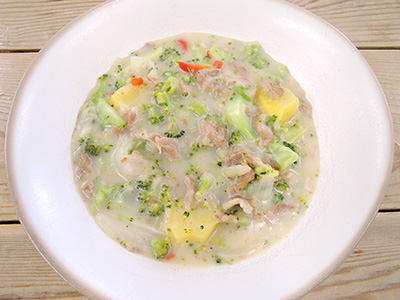 ロッコリーとパイナップルのシチュー