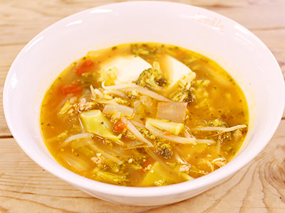 野菜とひき肉のトマトスープ