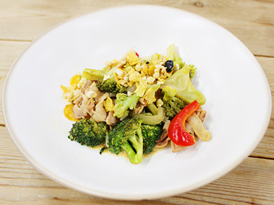 豚肉と野菜のグラノーラあえ