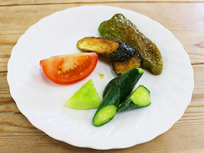 トマト、きゅうり、ピーマンとなすの酢醤油漬け