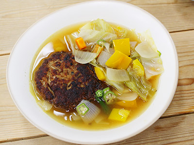 ハンバーグ入り野菜スープ