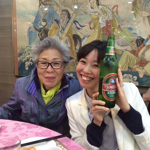 香港の青島ビールで乾杯