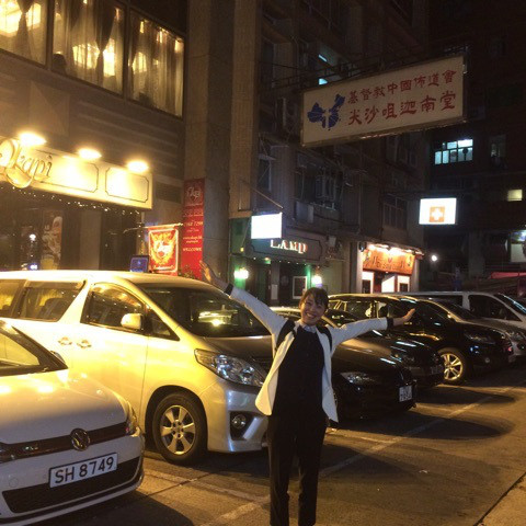 いっっぱい食べたあとは歩いてホテルに