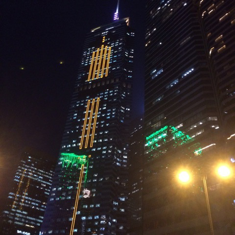 きれいなネオンが輝いてました