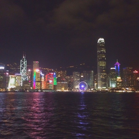 ネオンの光がきれーい