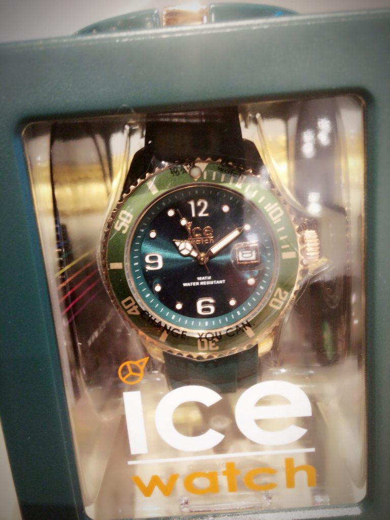 アイスウォッチグリーン可愛い新作限定綺麗文字盤
