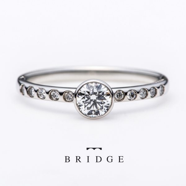 新潟で綺麗な婚約指輪エンゲージリングをお探しならダイヤモンドが美しいブリッジがおすすめ