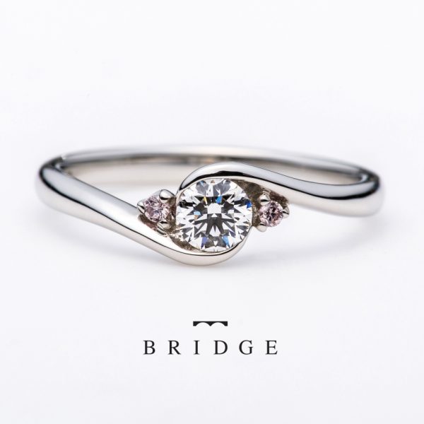 ピンクダイヤモンドがお好きな方は新潟の婚約指輪エンゲージリングが人気