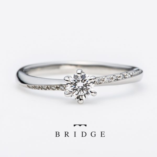新潟の婚約指輪エンゲージリングをお探しなら正統派デザインのブリッジがおすすめ