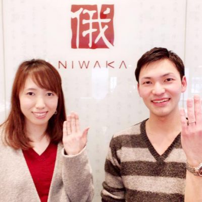 新潟の花嫁に人気の指輪かわいくてシンプルできれいな俄NIWAKAの結婚指輪と婚約指輪はセットリングはBROOCH　俄　にわか　NIWAKA　婚約指輪 エンゲージリング　結婚指輪 マリッジリング　セットリング　重ね着け　ダイヤモンド　和　和風　和ジュエリー　和風ジュエリー　京都 プレ花嫁　夫婦　BROOCH　propose　プロポーズ　サプライズプロポーズ　婚約 結婚　ブライダル