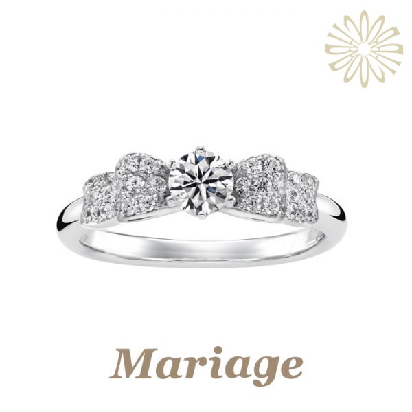 ダイヤモンドで出来た華やかな;リボンが美しい華やかめ婚約指輪マリアージュ