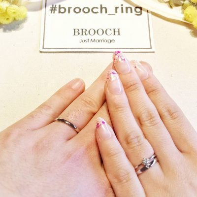 シンプルな中にもこだわりを発揮できるブローチの結婚指輪