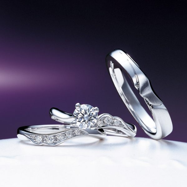 シンプルな結婚指輪は俄