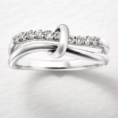 リボンのようなリング