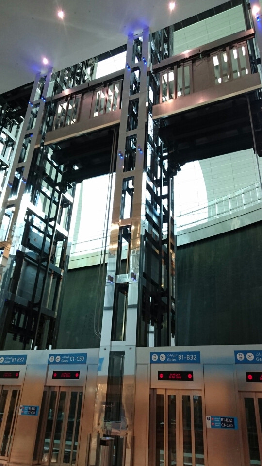 巨大なエレベーター