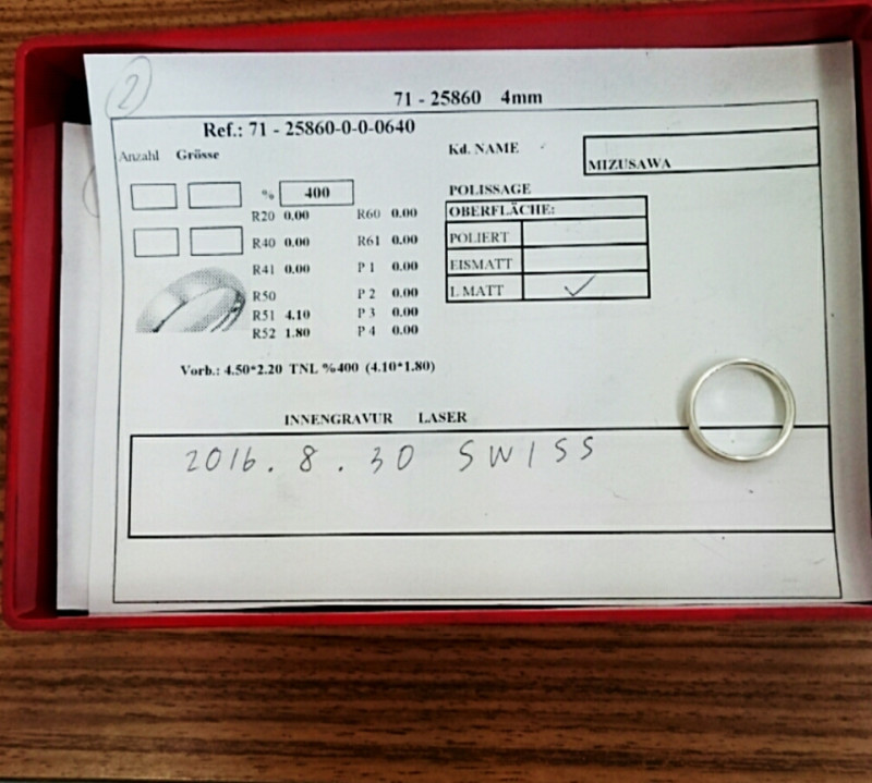 レーザー刻印と仕上げの工程を体験