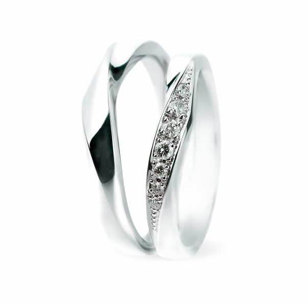 新潟でシンプルでかっこいいかわいい結婚指輪マリッジリングを選ぶならSomething blueサムシングブルーの取り扱いのあるBROOCHブローチ