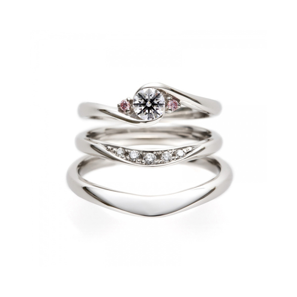 BRIDGEのセットリングで人気の薔薇のアーチとライオンの橋はピンクダイヤモンドが可愛い婚約指輪と形が話題の結婚指輪です