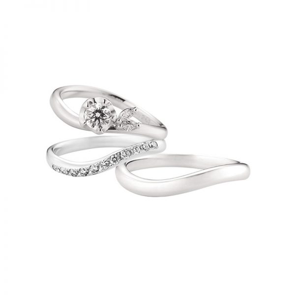 BRIDGEブリッジの雪椿をイメージした婚約指輪エンゲージリング運命の花とセットリング結婚指輪マリッジリングつむぎの取り扱いがあるのは新潟BROOCHブローチだけ