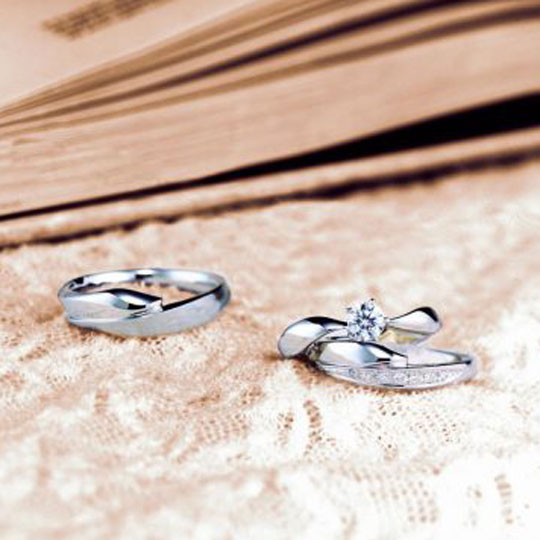 新潟LAPAGEラパージュ結婚指輪マリッジリング婚約指輪エンゲージリングBROOCHブローチ花フラワー