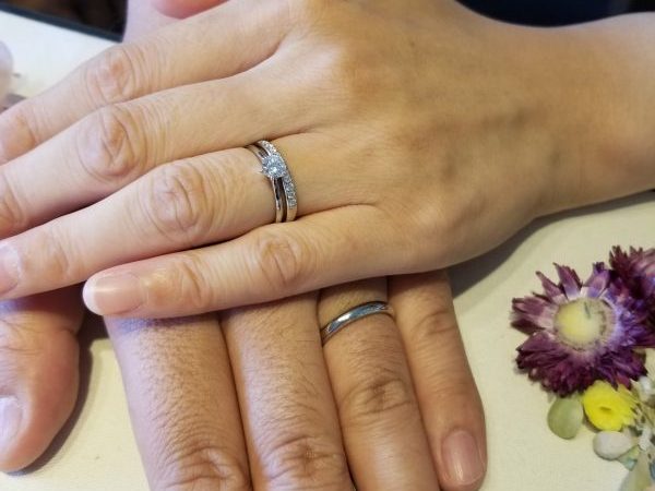 シンプルなデザインと名前の意味がステキ Bridge の 一輪の薔薇 新潟の婚約指輪 結婚指輪 Brooch ブローチ