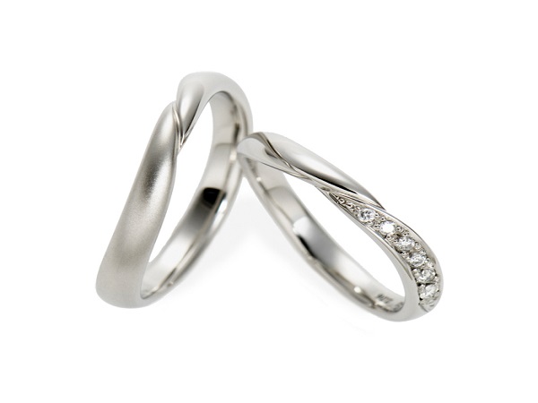 シンプルだけどキラキラ華やか☆Passage(パッサージュ)のマリッジリング