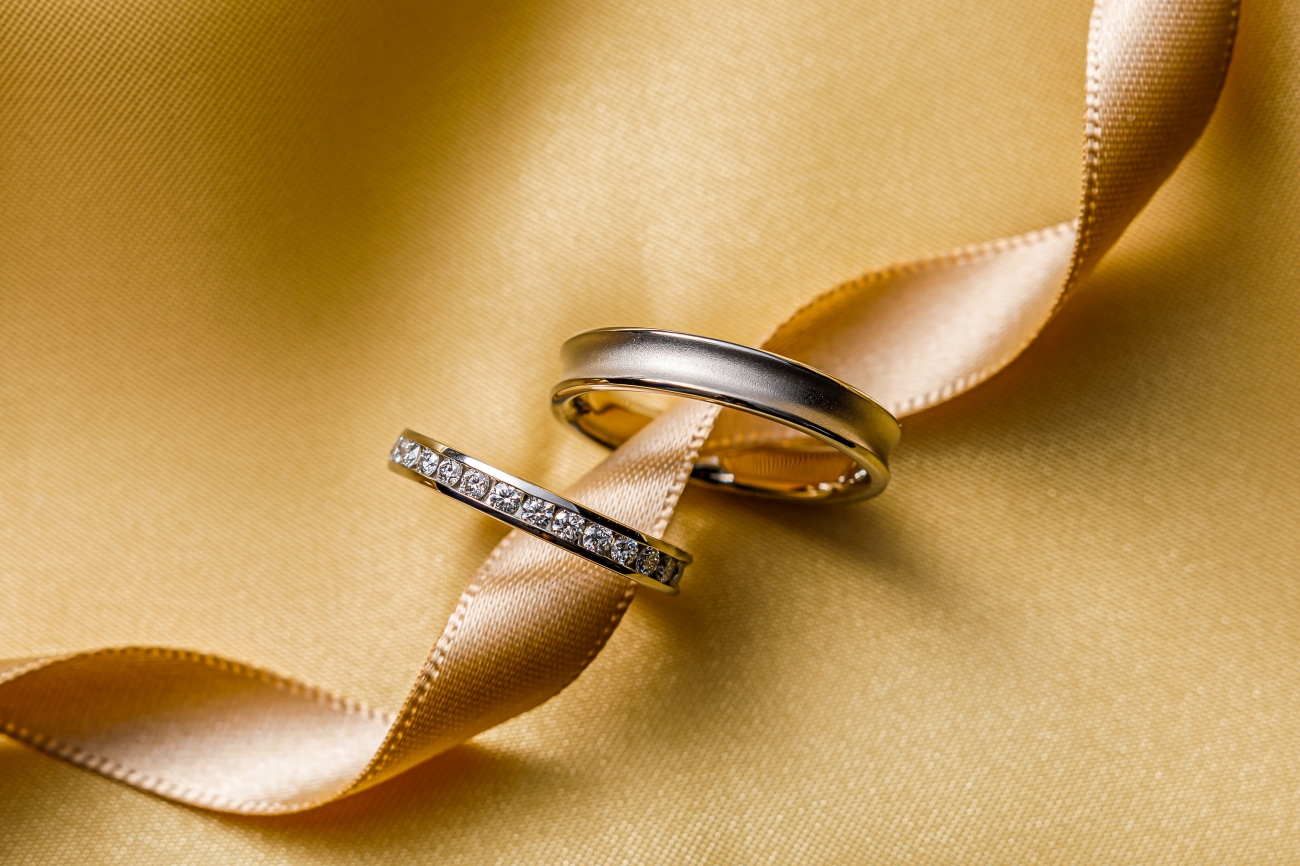 新潟市で人気の結婚・婚約指輪はエンゲージやアニバーサリーのダイヤモンドがゴージャスに揃うブローチへ