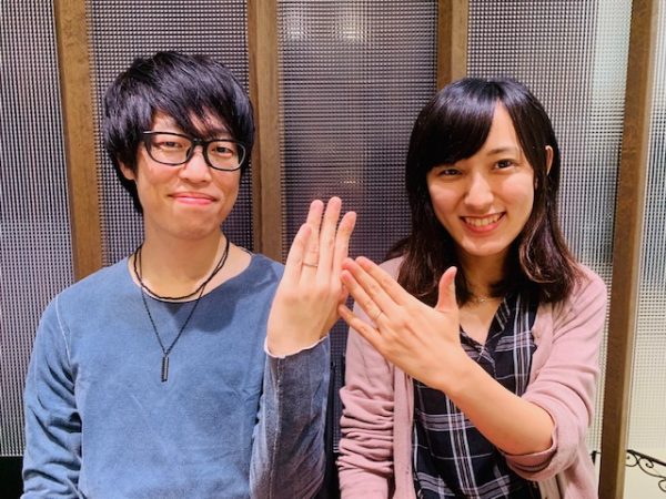 ウェーブとダイヤラインが美しいNIWAKAのマリッジリング「朝葉」をお持ちいただきました♪