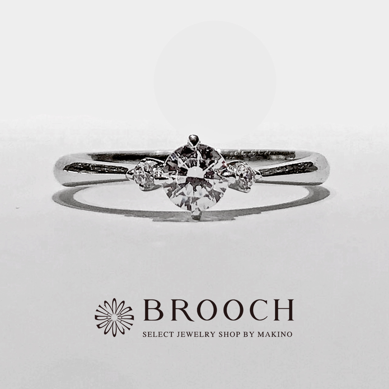 BROOCH　婚約指輪　エンゲージリング　両サイドメレシンプルデザイン