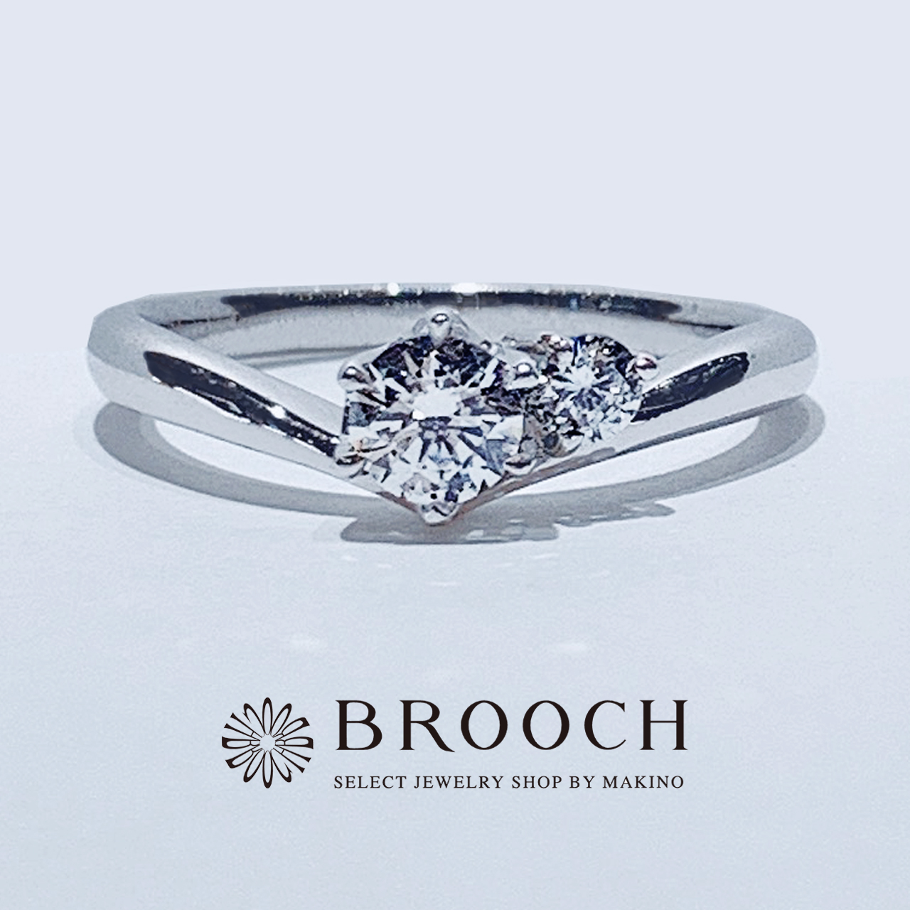 BROOCH　婚約指輪　エンゲージリング　シンプル２石V字ライン