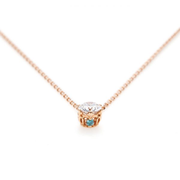 ANTWERP BRILLIANTのネックレスプリンセスマリーシンプルで着けやすい婚約ネックレスや記念日にオススメ