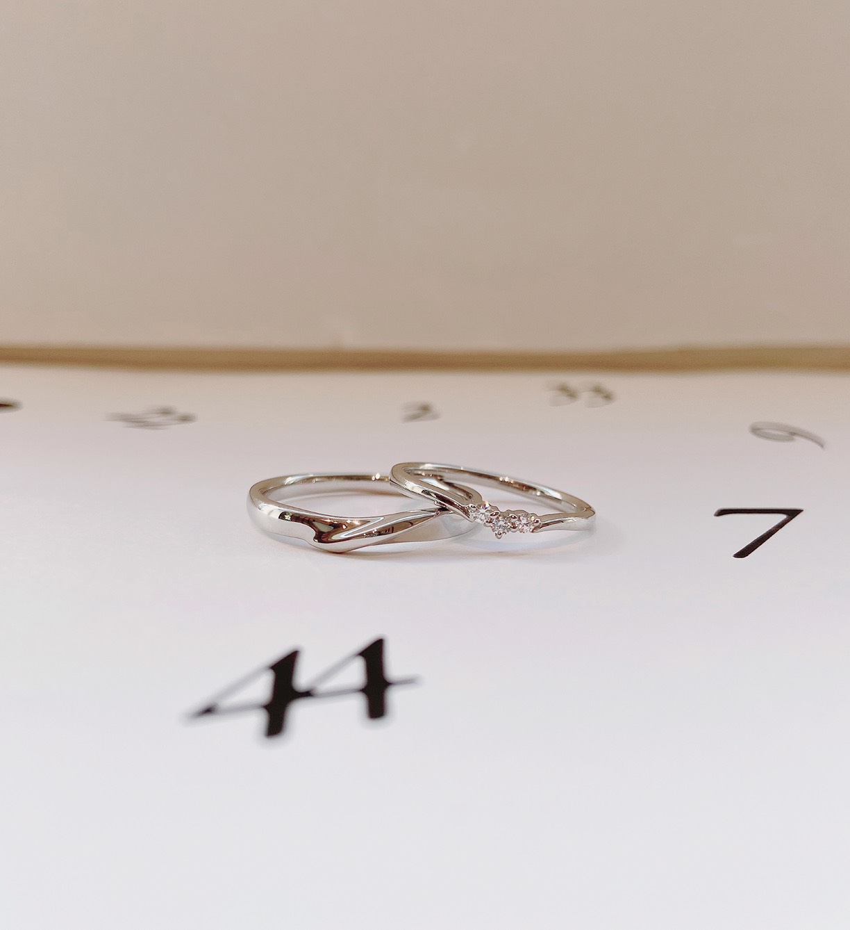 2本で10万円で帰る結婚指輪アンジーはブローチ新潟の限定商品