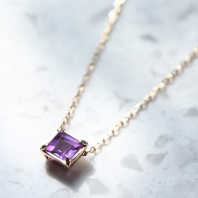 誕生石ジュエリーで自分達らしさをだせるｱﾒｼｽﾄのネックレスです