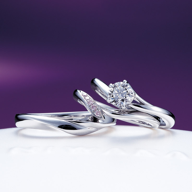 新潟で人気の結婚指輪と婚約指輪 BROOCH 俄(にわか) | 桜の枝に見立てたデザインの婚約指輪（ダイヤモンドエンゲージリング）、にわか（ニワカ）初桜（ういざくら）