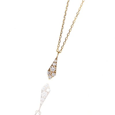 可愛いネックレスはブローチが人気