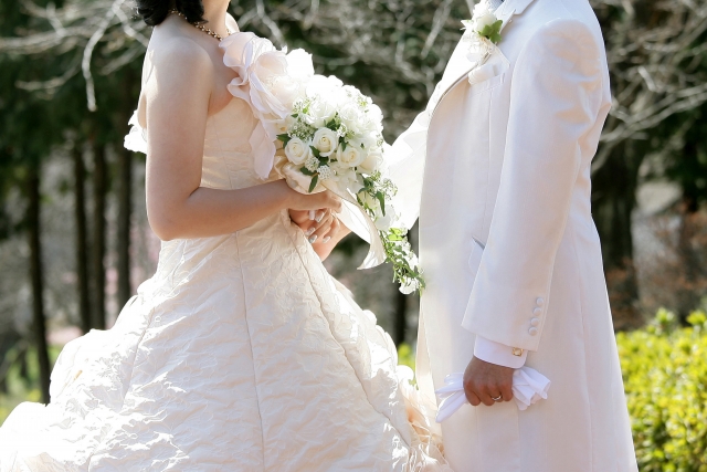 新潟で人気の結婚指輪と婚約指輪 BROOCH 鍛造（たんぞう）ジュエリー | 全ての条件が揃うドイツジュエリーブランド CHRISTIAN BAUER（クリスチャンバウアー）