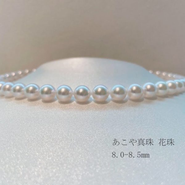 冠婚葬祭に使える真珠のネックレスはブローチで揃う
